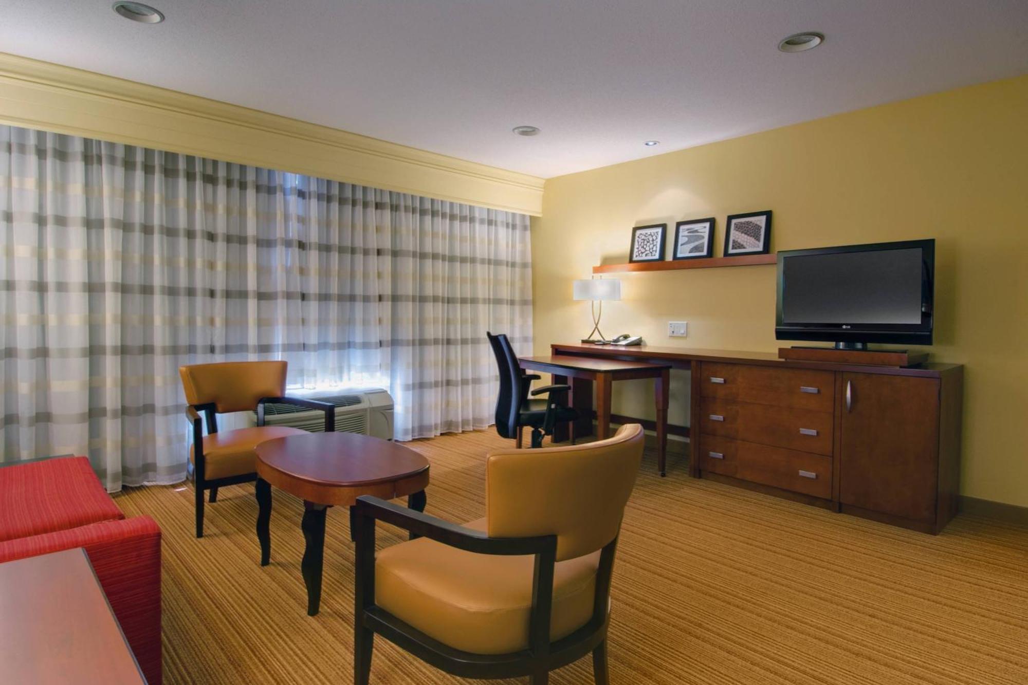 Hotel Courtyard By Marriott Madison East Zewnętrze zdjęcie