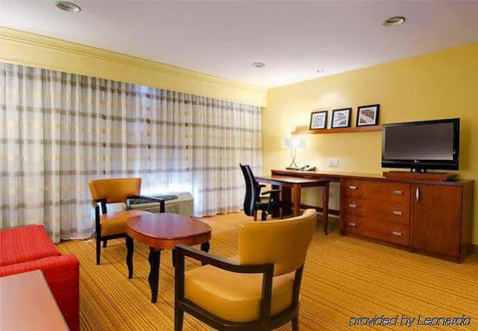 Hotel Courtyard By Marriott Madison East Zewnętrze zdjęcie